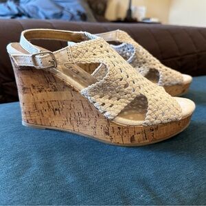 NEW! Mudd Wedge Crochet Sandal Size 9